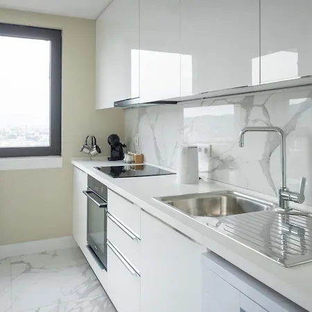 Imperial On The Floor With Free Parking And Amazing View *