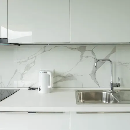 Imperial On The Floor With Free Parking And Amazing View *