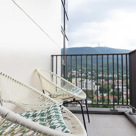 Imperial On The Floor With Free Parking And Amazing View * Скоп'є