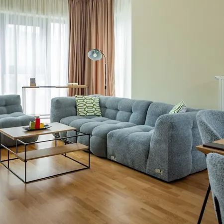 Imperial On The Floor With Free Parking And Amazing View *