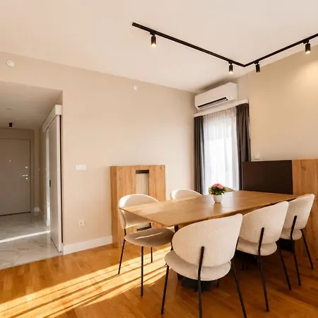 Imperial On The Floor With Free Parking And Amazing View Skopje