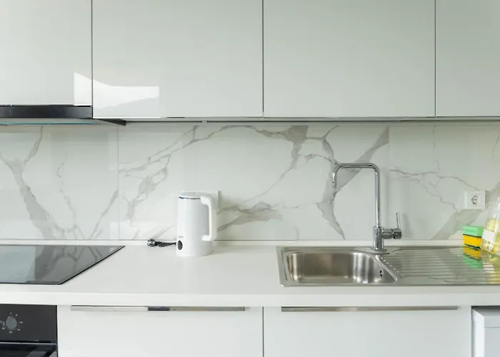 Imperial On The Floor With Free Parking And Amazing View *